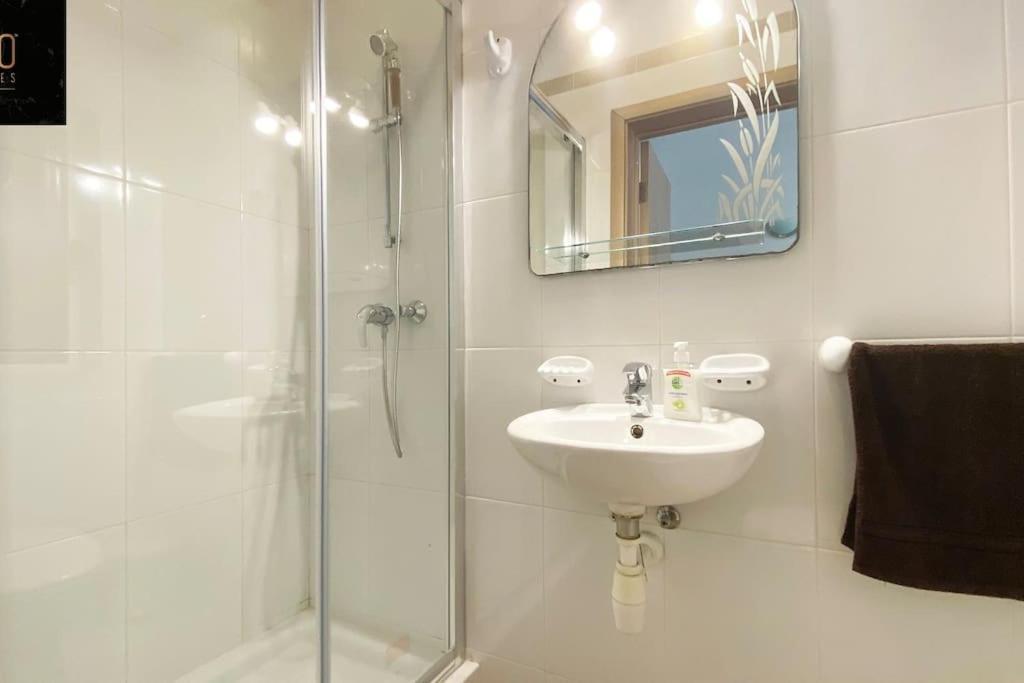 Beautiful, Top Notch 1 Bedroom Apt Just Off The Coast By 360 Estates St. Paul's Bay Exterior photo